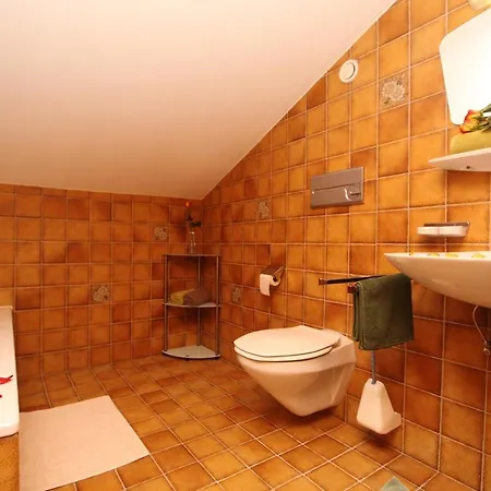 奥斯弗内尔豪弗公寓 公寓 *