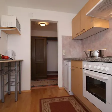 奥斯弗内尔豪弗公寓 贝旺